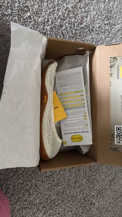Women Vibram fivefingers shoes