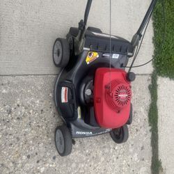Honda Harmony  HRT 216 Self Propelled