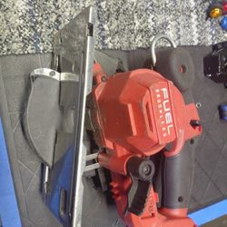 Milwaukee metal Cutting skill saw