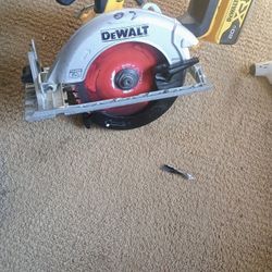 DeWalt 6 1/2 Circular Saw