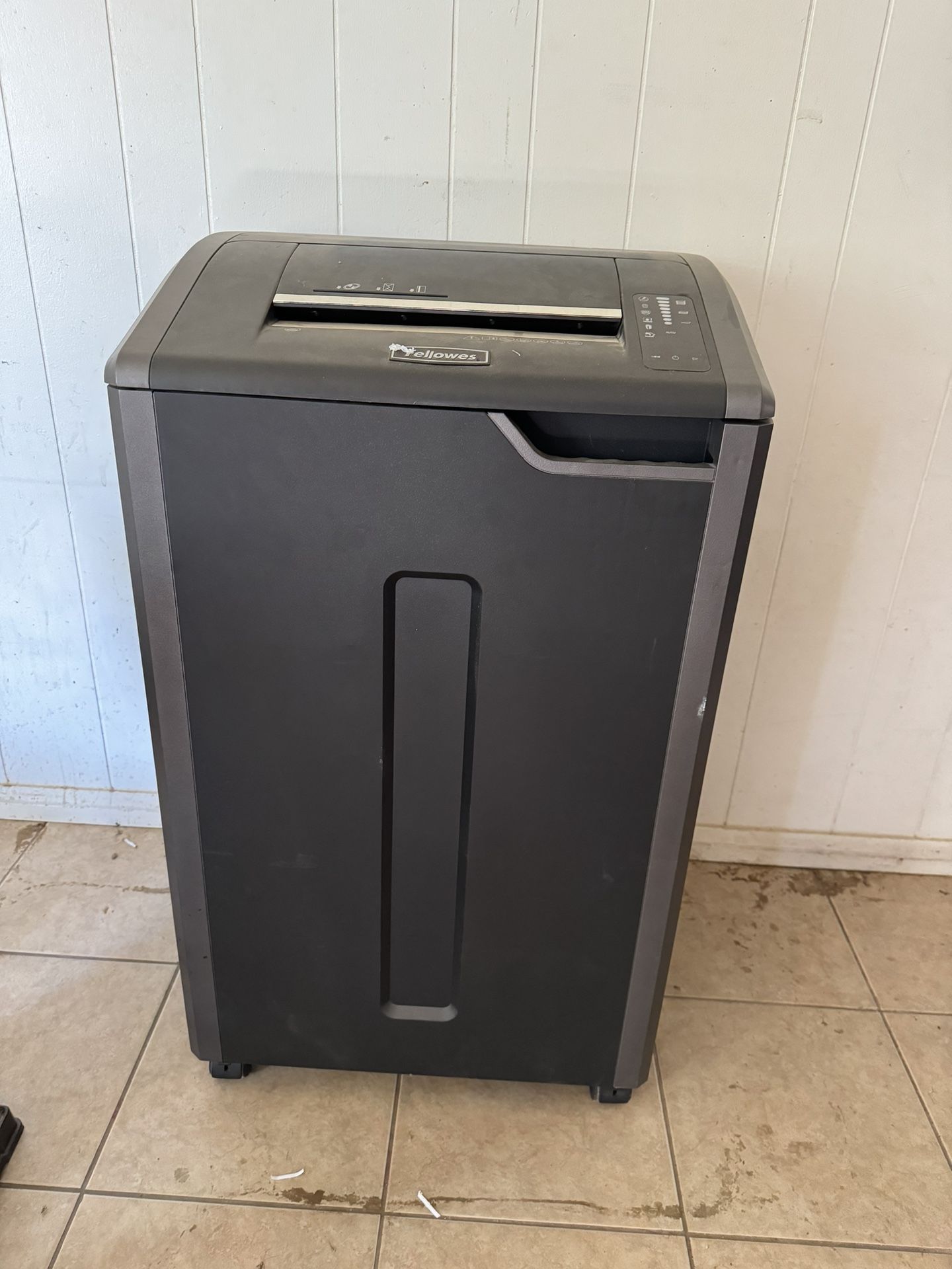 Fellows Office Shredder 425ci