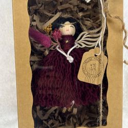 Angel Keychain, Ornament 