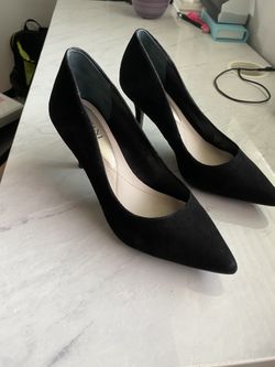 Black pointed Suede Heels