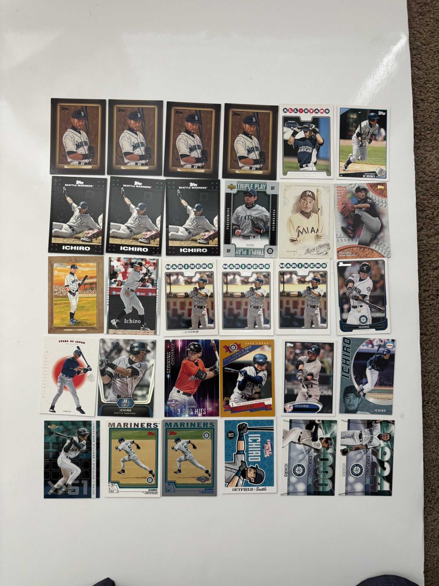 30 Ichiro Includes 2 Rookie Baseball Cards