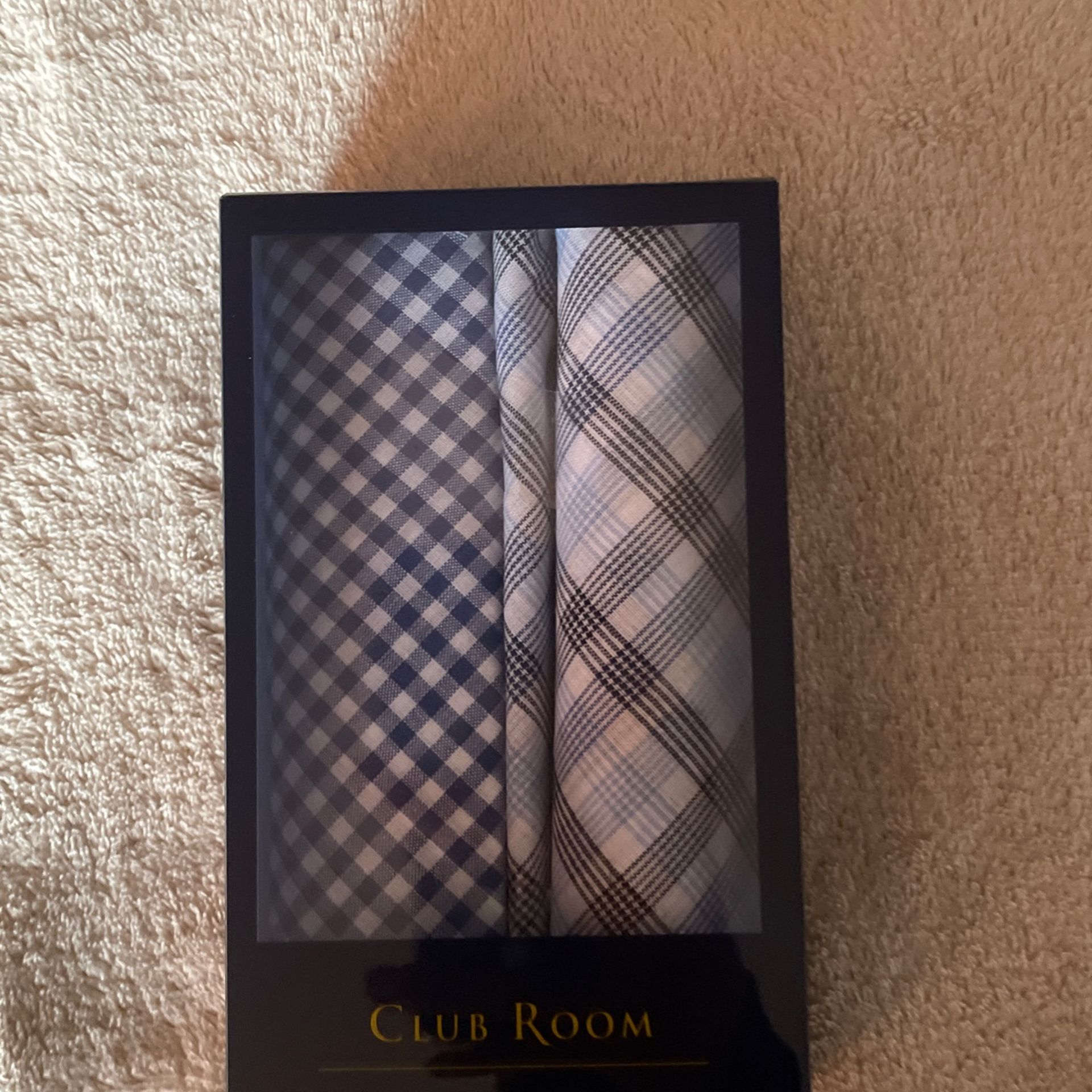 2 ct, Club Room Handkercheifs/Pocket Square