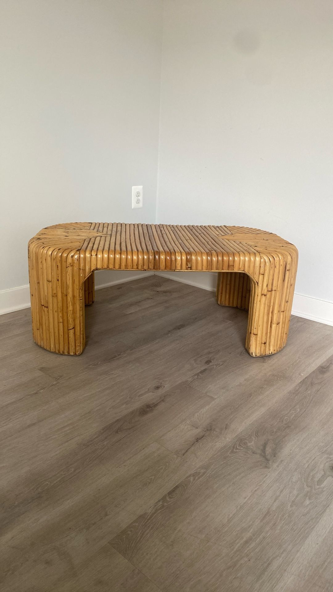 Coffee table (LOCAL PICK UP ONLY)