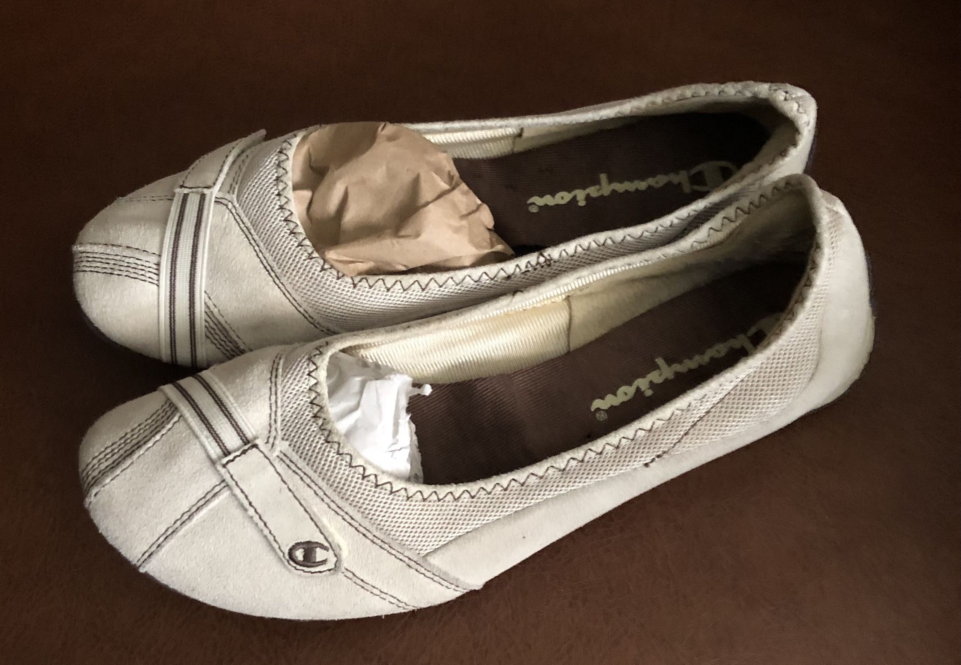 Champion Women's 9 Slip-On Suede  Sneakers