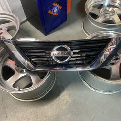 2016-2018 Nissan Altima Grill
