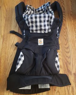 Ergo 360 Black And White Plaid Baby Carrier Thumbnail