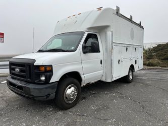 2010 Ford E-350 Cutaway