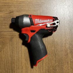 Milwaukee M12 Fuel Impact Driver 