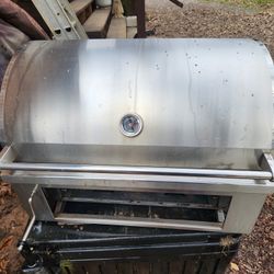 Coyote Charcoal Grill 