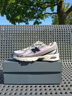New Balance 740 men's size 9