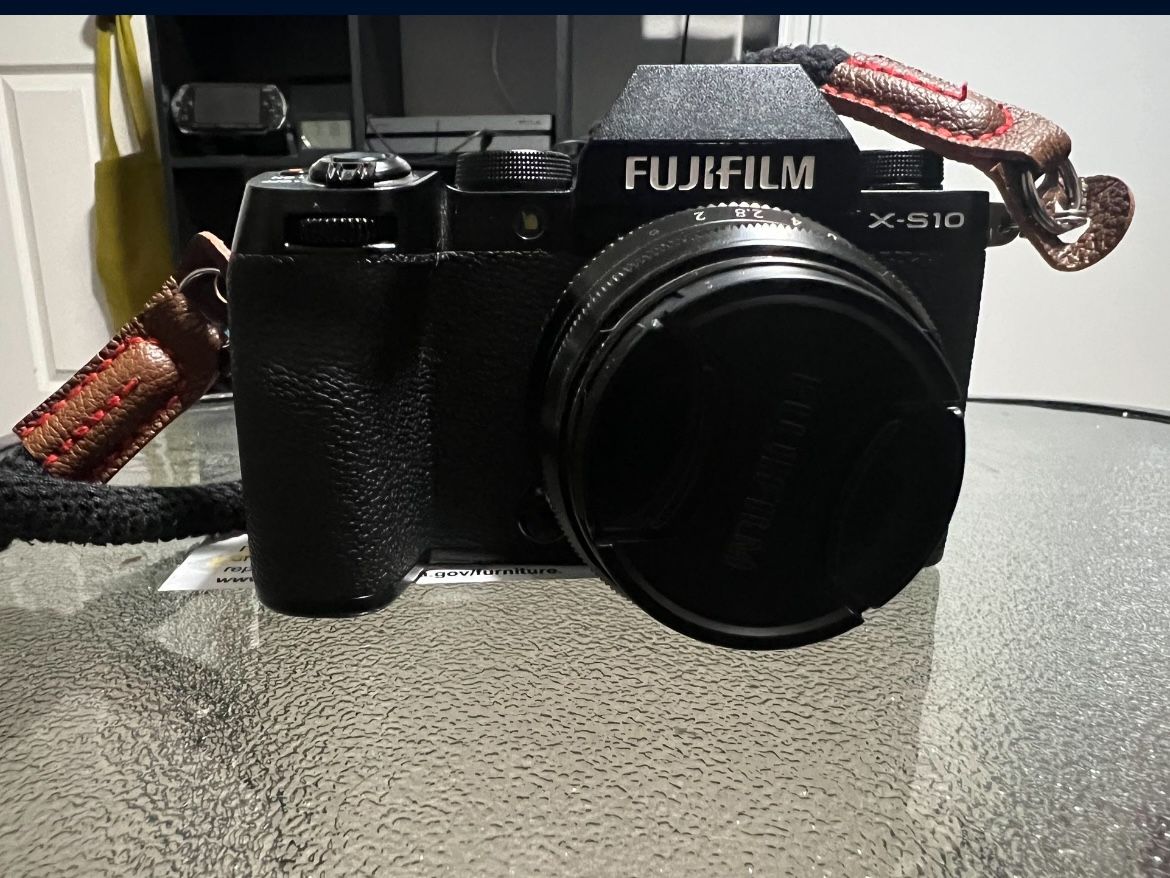 Fujifilm X-S10