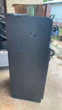 Salon cabinets