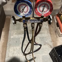 Test And Charging Manifold Yellow Jacket 