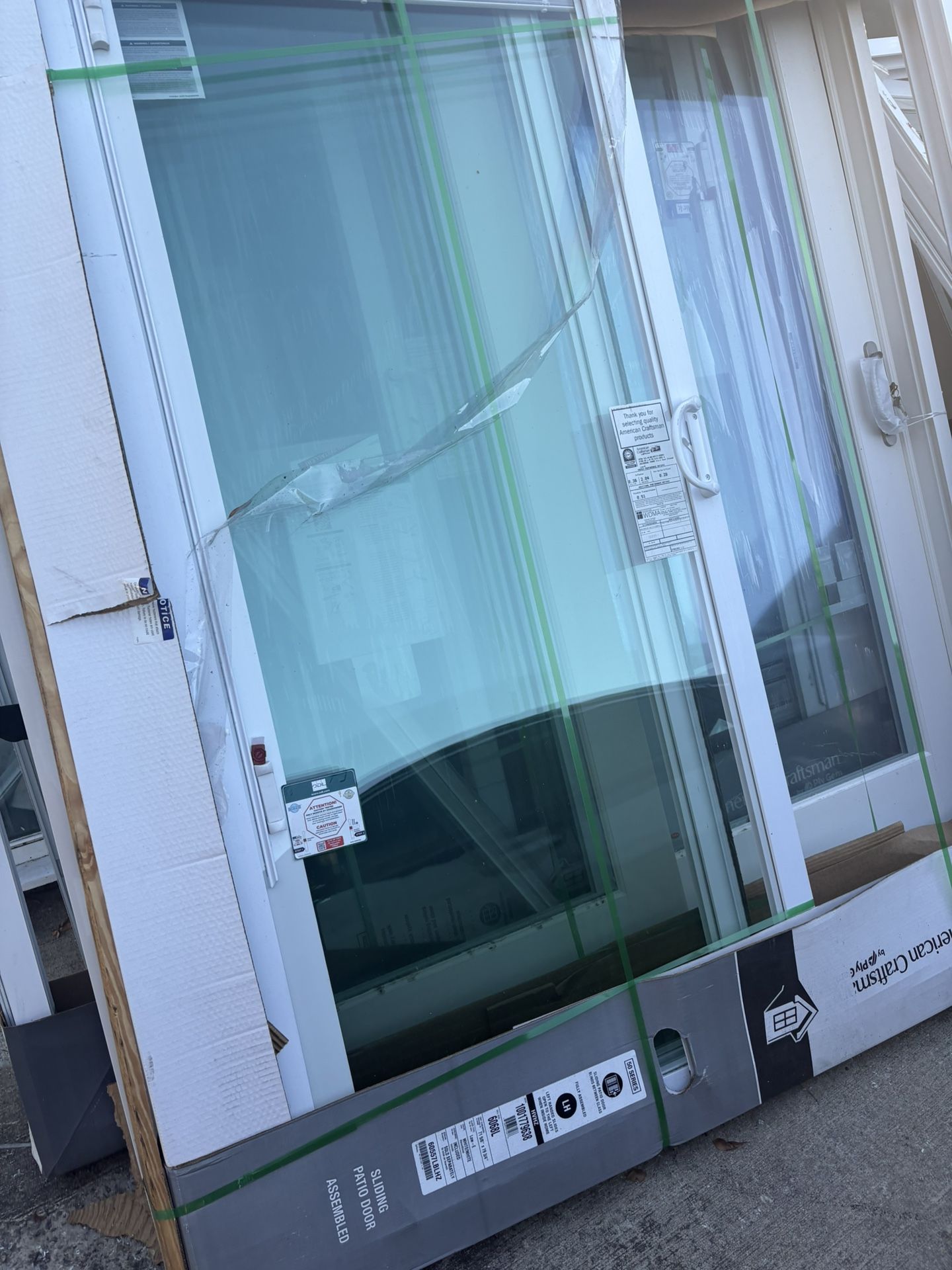 72 X 80 Sliding Patio Door With A Built In Blinds