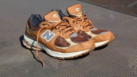 New Balance 2002R Gore-Tex Sneakers - Tobacco - Men's Size 11