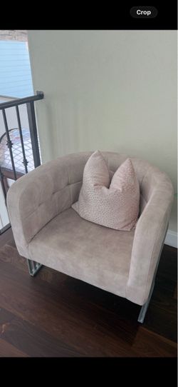 Blush Tufted Barrel Accent Chair