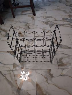 Rack. Black Metal Wire Wine Rack