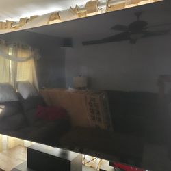 82 Inch Samsung 4K TV