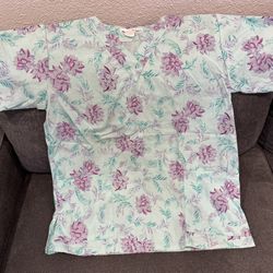 Hawaiian Print Scrub Top- Size Small