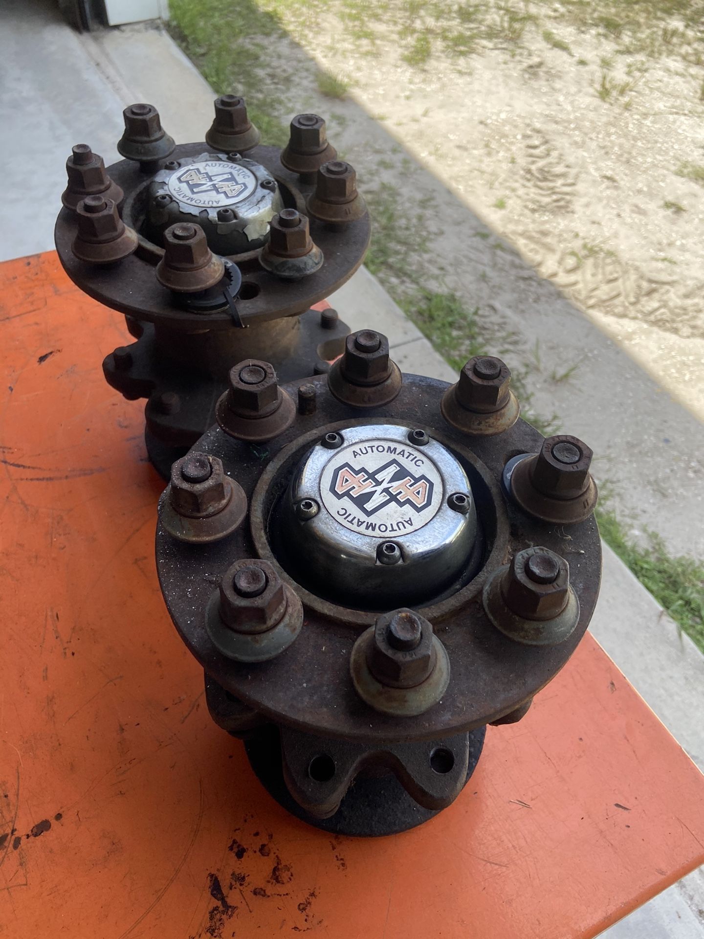 Dana 60 front dually hubs