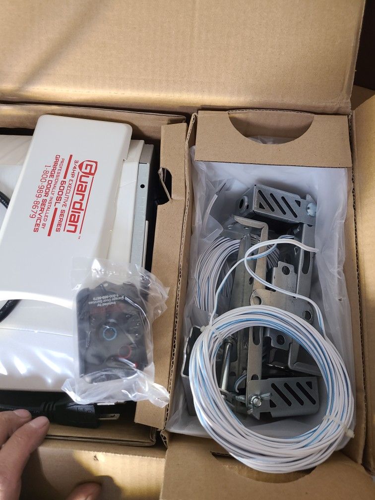 Guardian 600sl Garage Door Motor Plus EXTRAS. READ !!!!!