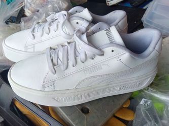 Women's White Leather PUMAS SIZE9.5 $13