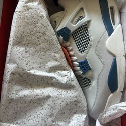 Jordan Retro 4 Military Blue