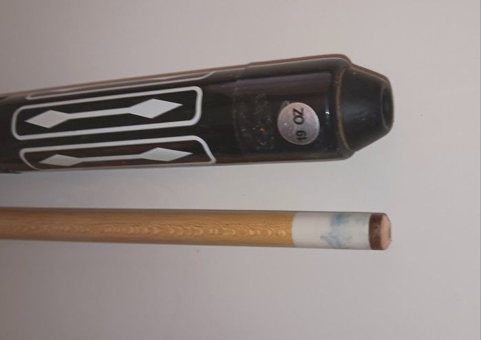 Great 2 Piece Starter Cue With Soft Case- $15