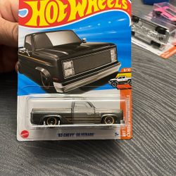 Hot Wheels 83 Chevy Silverado 