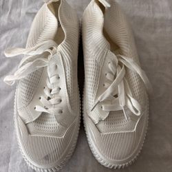 Women’s Shoes Sneakers Size 8.5