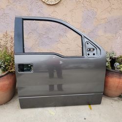 2005 Ford F150 Front Passanger Door for free.