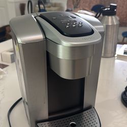 Keurig K-Elite Coffee Maker – Excellent Condition