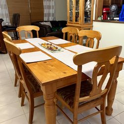 Solid Wood Dinning Table With Six Chairs