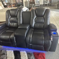 New Love Seat And Couch Set 