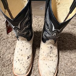 Cowhide cowboy boots, Size 8 