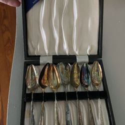 Raimond Sheffield England Spoons