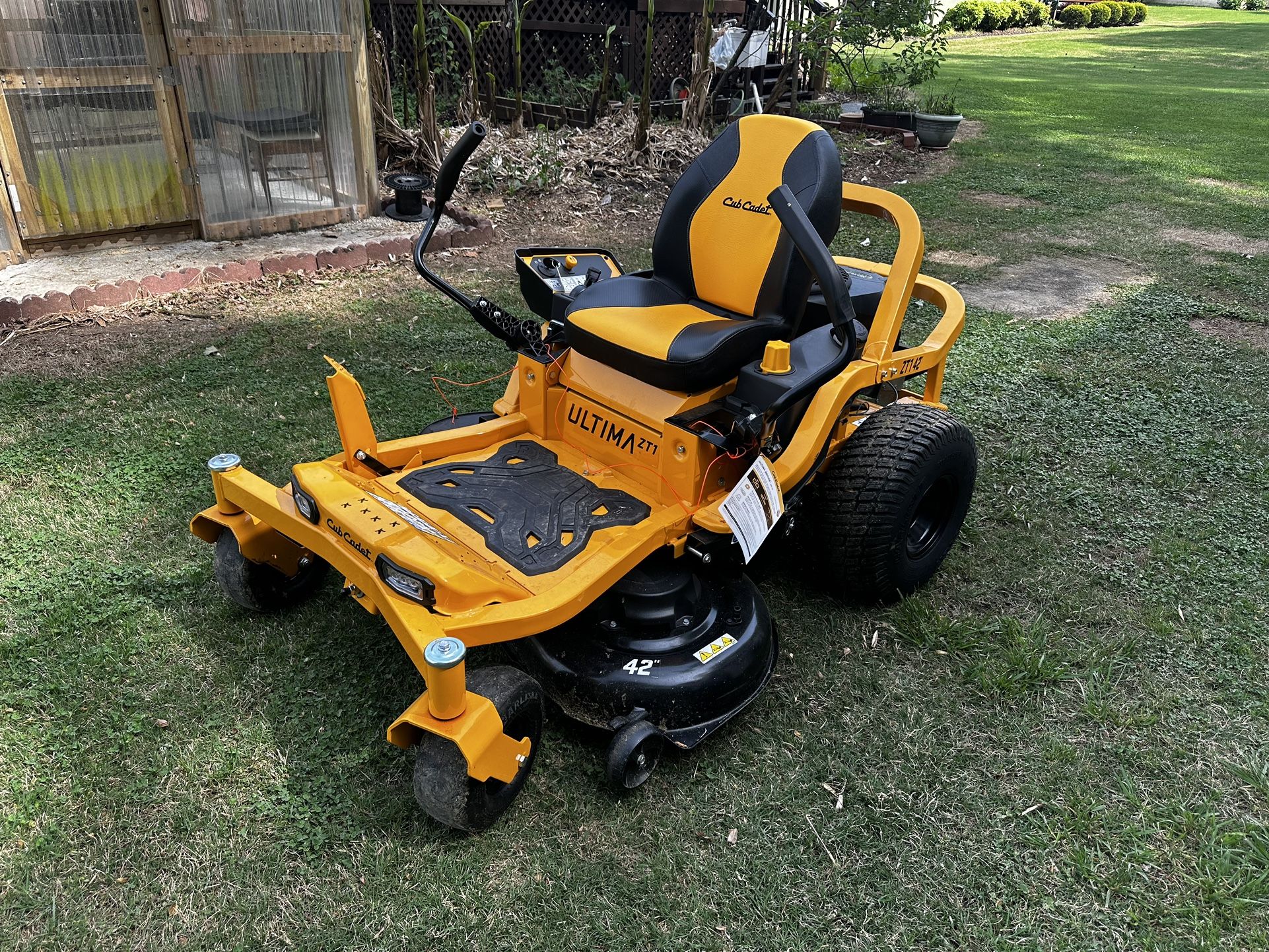 Zero Turn Riding Lawnmower