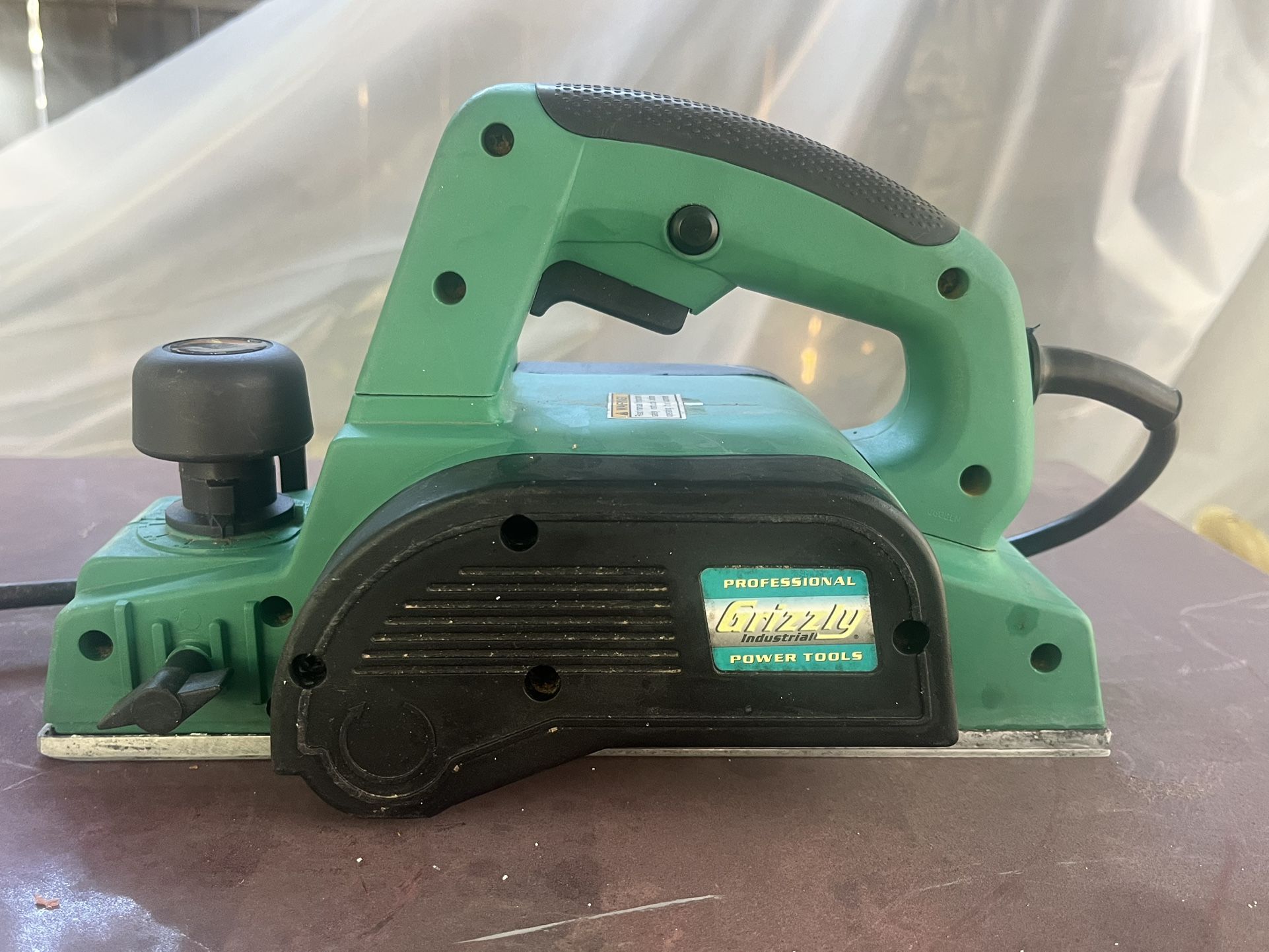 Grizzly Hand Planer