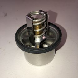 Bmw e63 m6 thermostat 2007 New Oem 