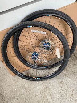 BONTRAGER rims & tires set $100