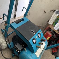 Air compressor makita