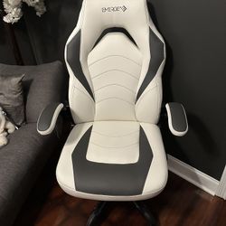 Gaming Chair Emerge