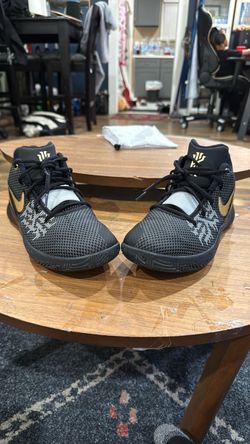 Nike Zoom Kyrie High-Top Basketball Sneakers Size 10