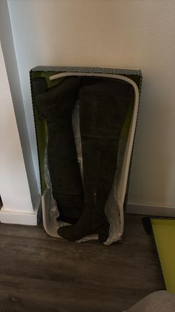 Tory Burch High Knee Boots
