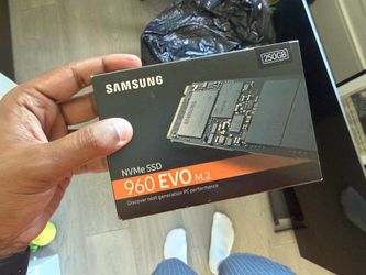 Samsung 960 EVO 250GB NVMe M.2 SSD — Like Brand New