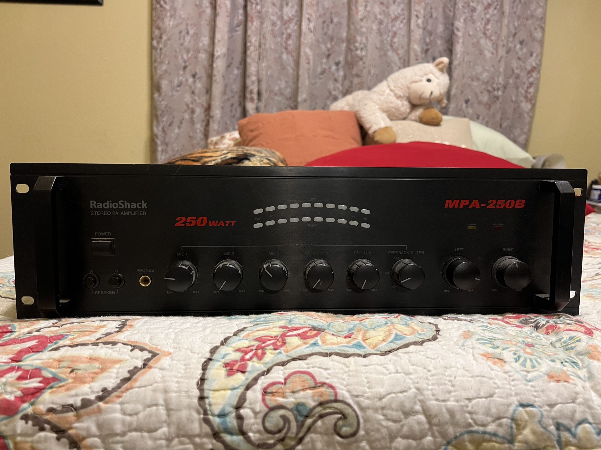 Amplifier-music-speakers