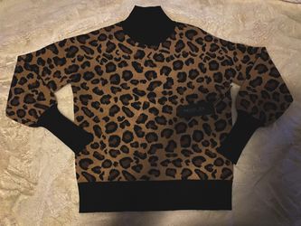 Women’s Size Small • Leopard Print Sweater • Rachel Zoe •